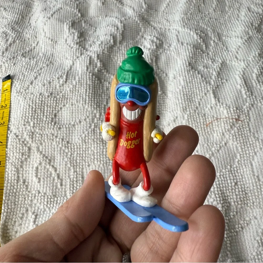 Vintage‎ 1990 Hallmark Keepsake Hot Dogger Skiing Ornament Retro Hot Dog 90s